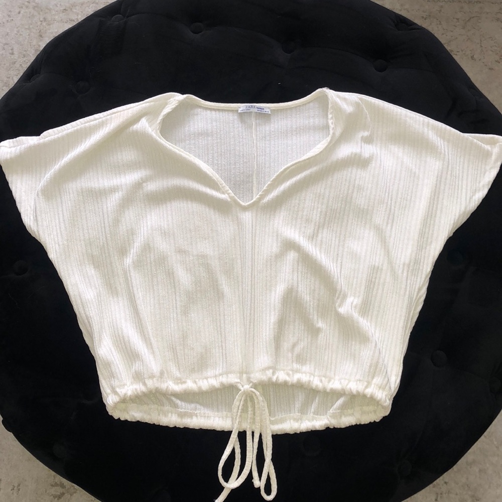 White V neck Zara crop top with tie at the bottom